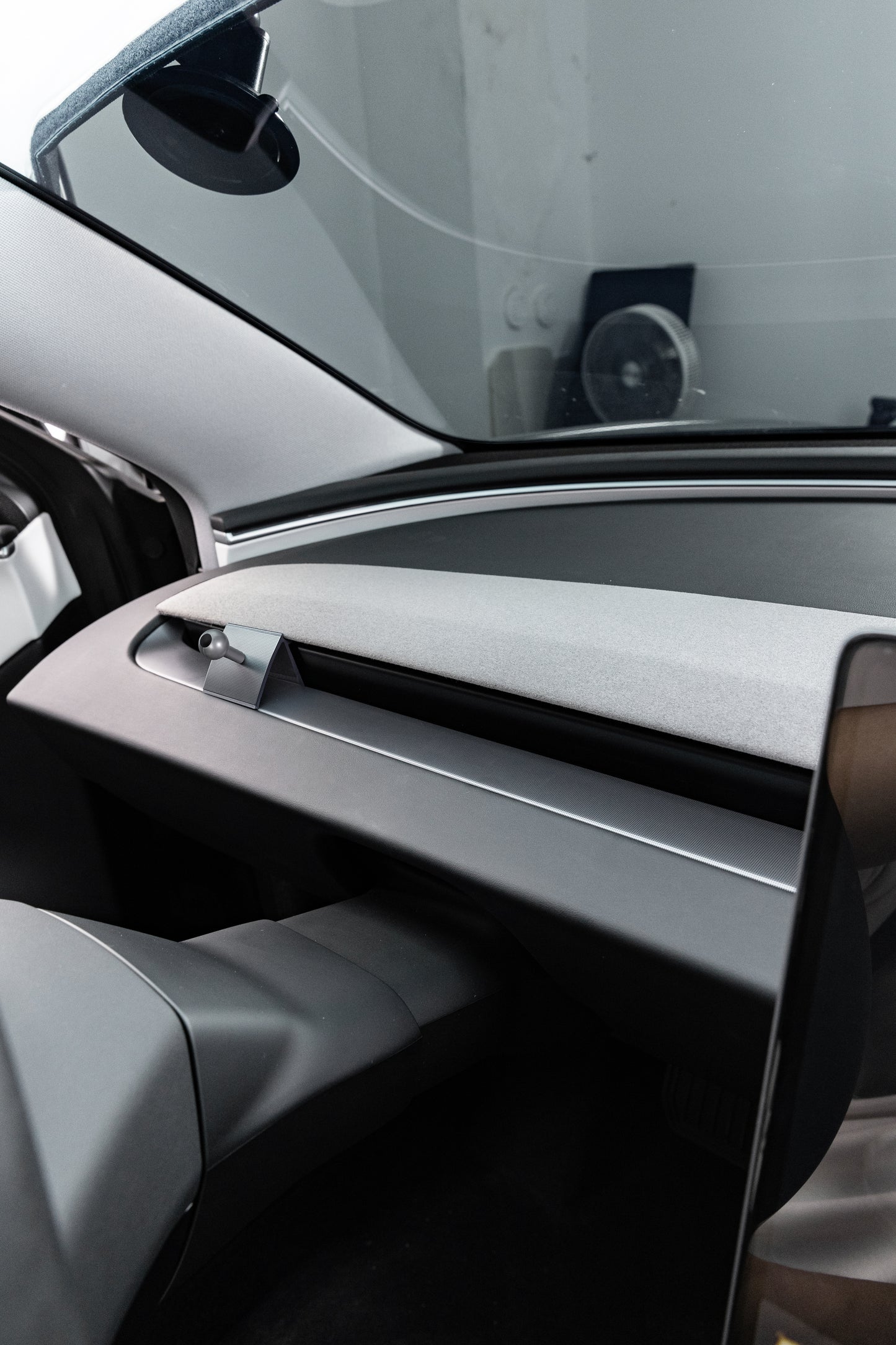 Model 3 2024+ Magsafe Movable Phone Holder