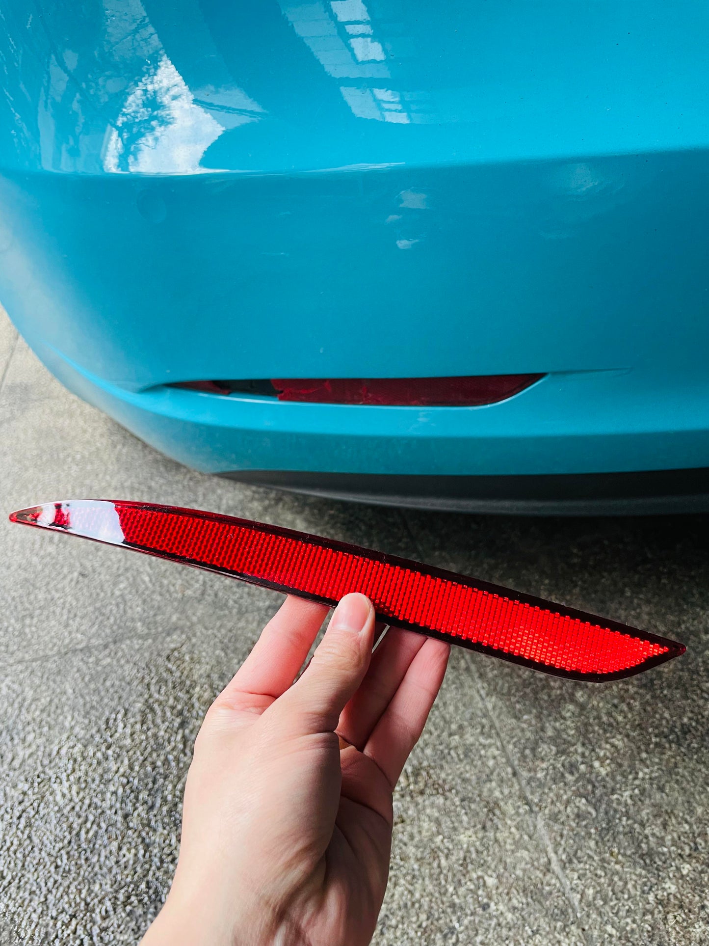 Apply to tesla model 3 rear reflector