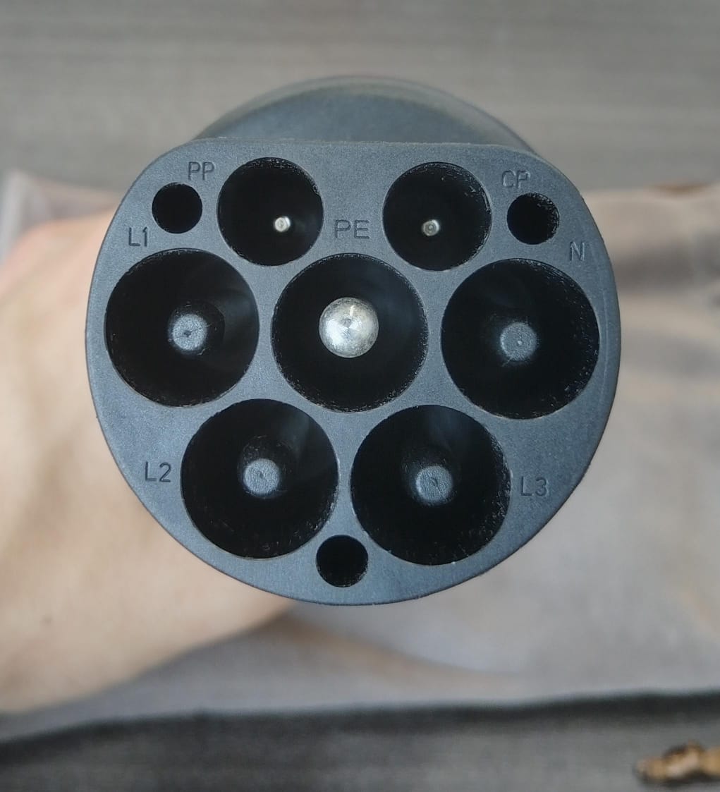 adaptor from TYPE2 to GBT (3-phase) with lock