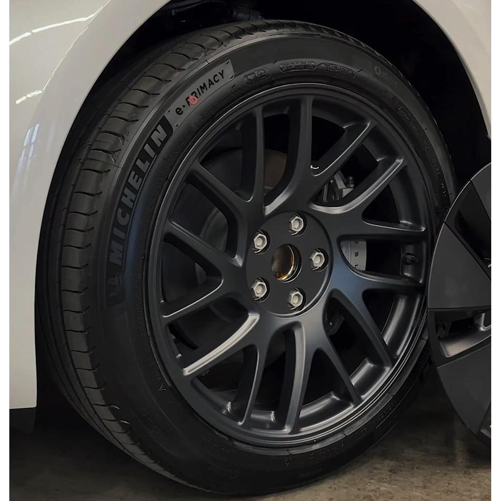 Tesla model 3 2024 highland 18 inch wheels