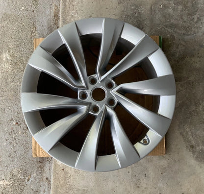 Tesla model Y 2025 Juniper 20 inch wheels